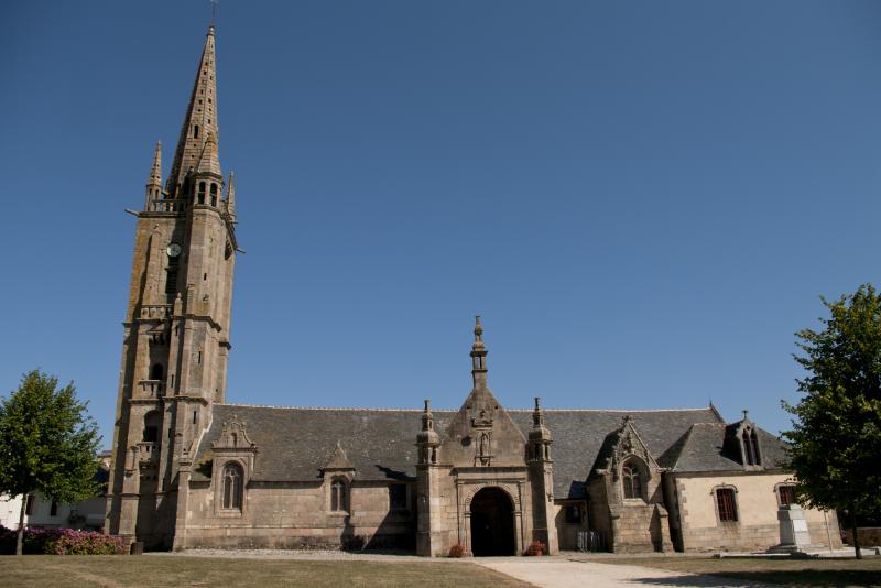 Eglise Saint-Pierre et croix dite du Bourg