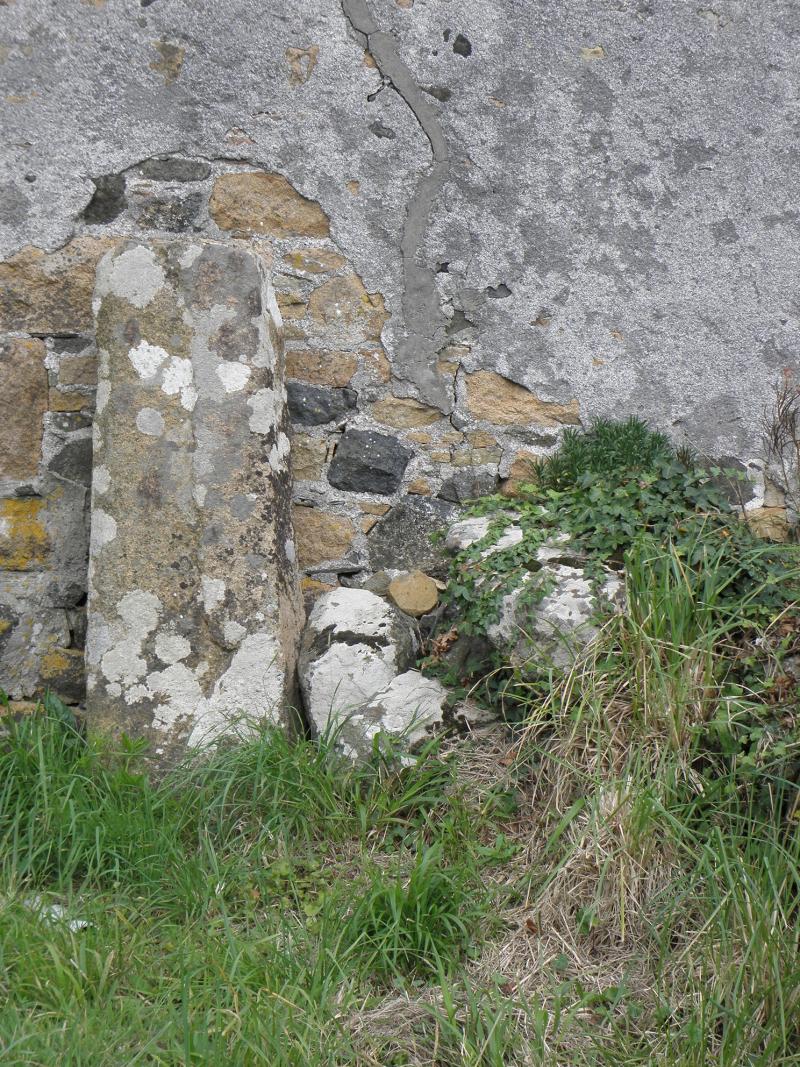 Lec'h de Kermenhir ou Keraminir