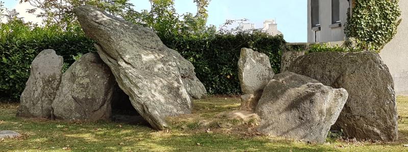 Dolmen de Lilia, Plouguerneau