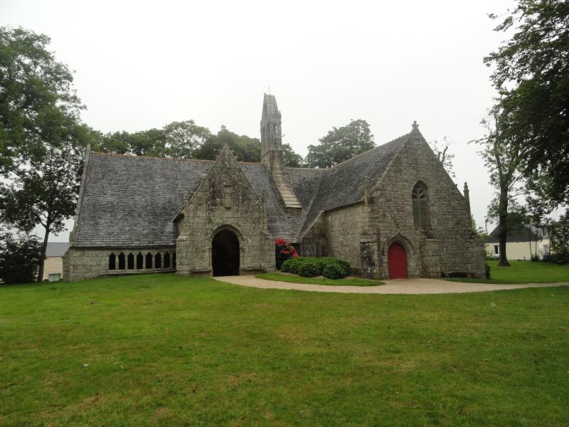 Chapelle Saint-Jaoua et cimetière, Plouvien