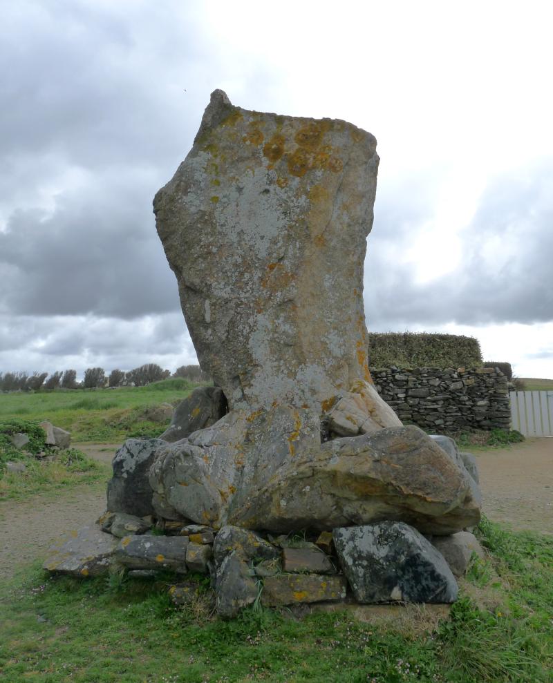 Menhir dit des Droits-de-l'Homme, Plozévet
