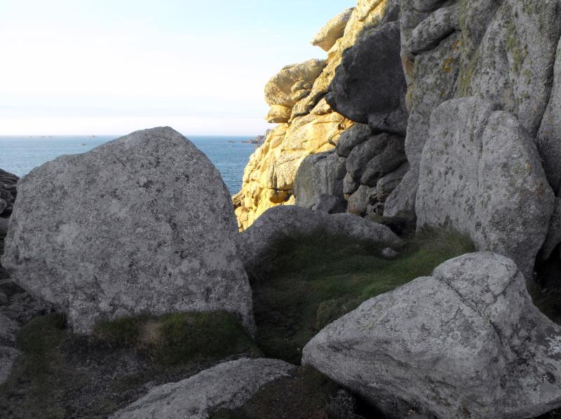 Dolmen sans table de Beg-ar-Vir, Porspoder