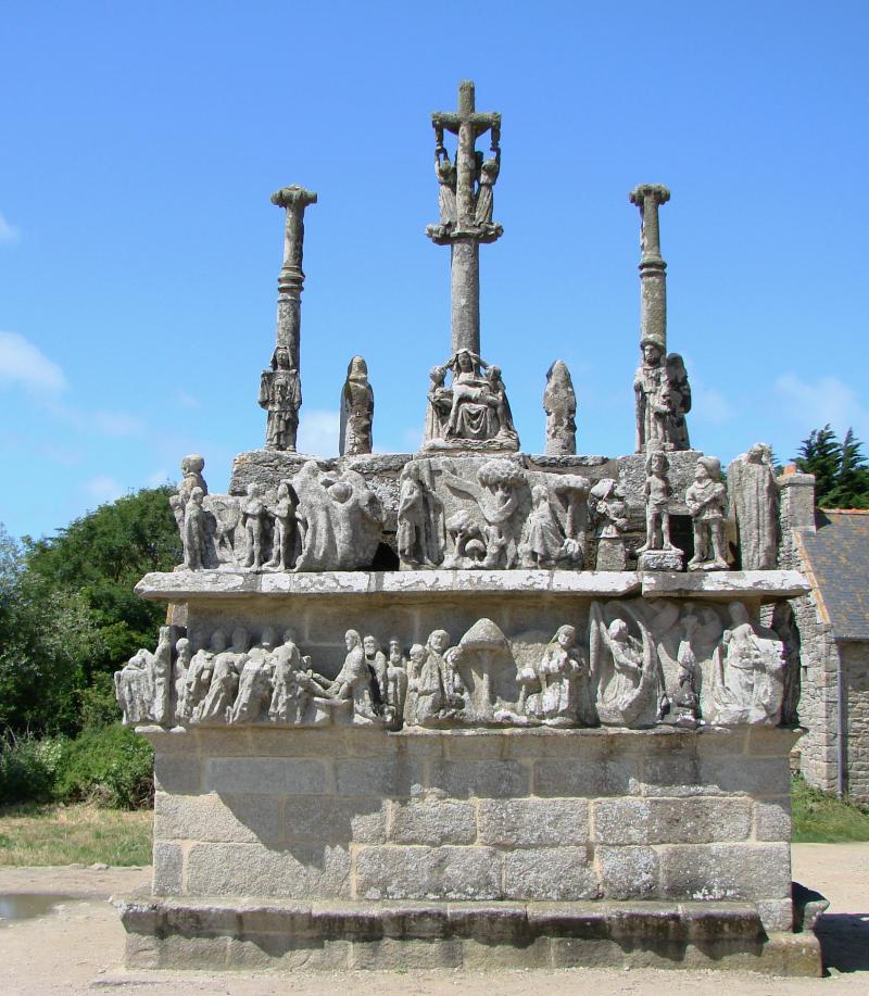 Calvaire en pierre du 16e siècle, Saint-Jean-Trolimon