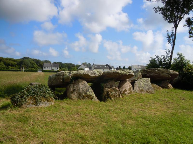 Allée couverte de Kergoustance, Moëlan-sur-Mer