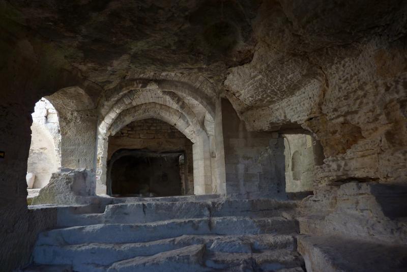Site archéologique de Saint-Roman d'Aiguille (également sur commune de Beaucaire), Comps