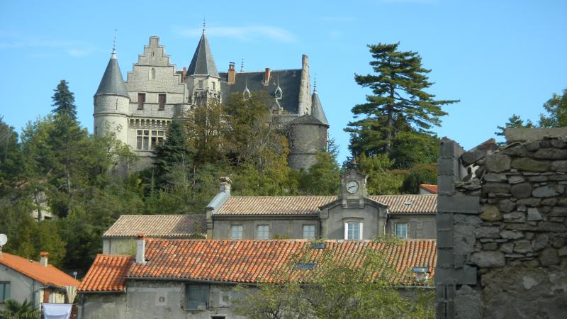 Château, Montdardier