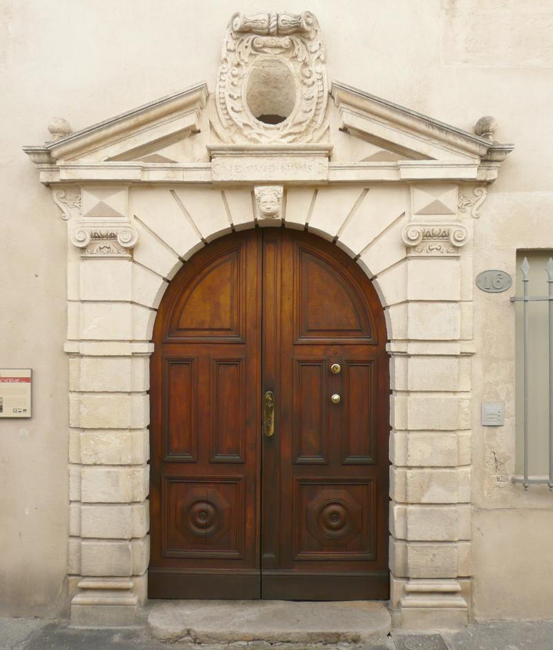 Hôtel, Nîmes