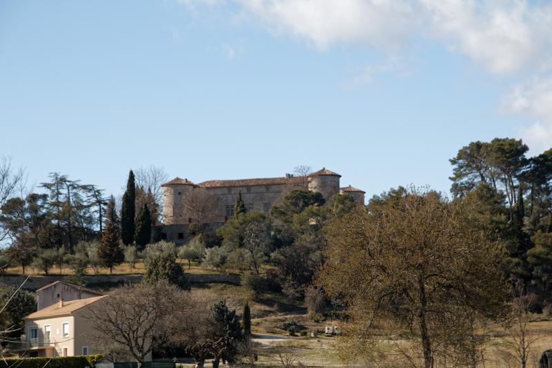 Château, Rousson