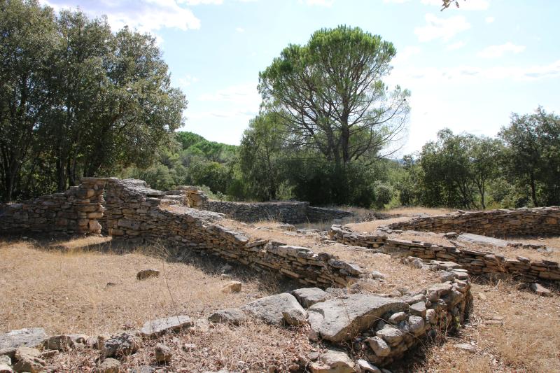 Vestiges du village préhistorique de Fontbouisse, Villevieille