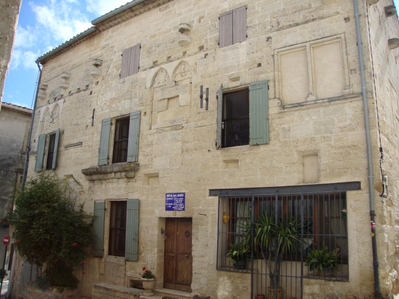 Maison médiévale gothique, ancien hôpital Saint-Jacques, Gallargues-le-Montueux