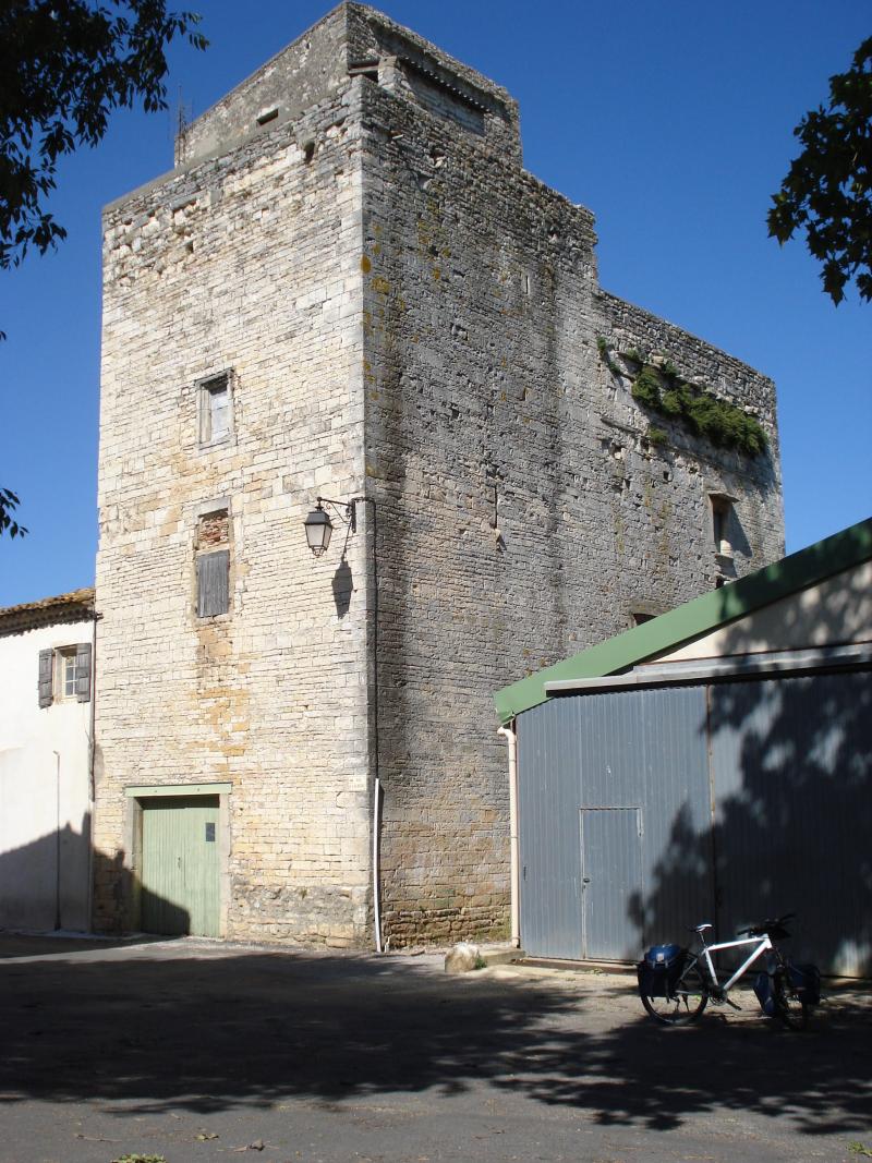 Logis seigneurial, Gajan