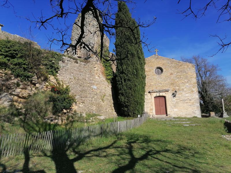 Ancienne église castrale Sainte-Agathe et vestiges du château de Sabran, Sabran