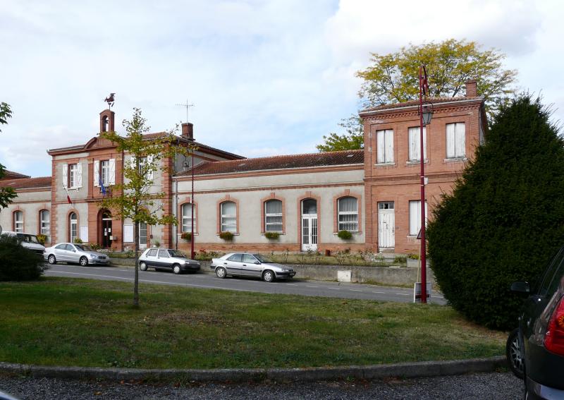 Halle-mairie, actuellement bibliothèque municipale, Longages