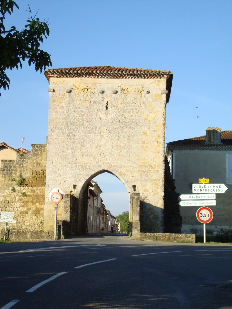 Porte de ville, son pont et son fossé, Barran