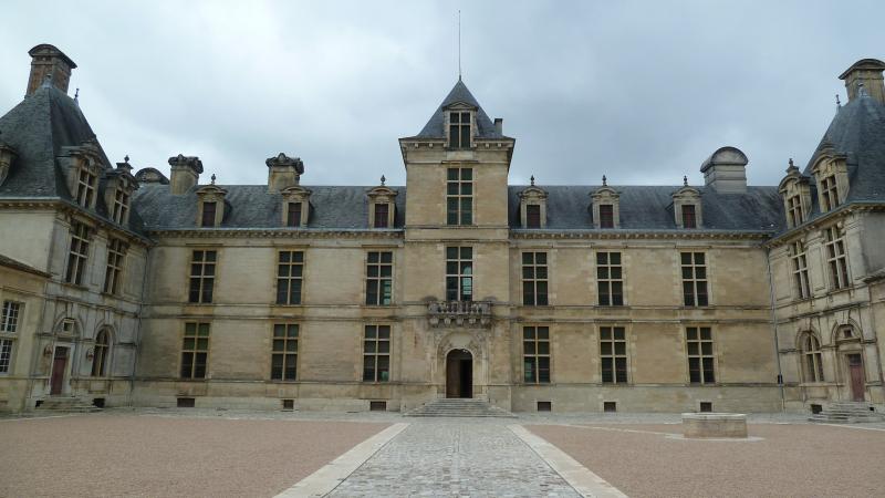 Château des Ducs d'Epernon, actuellement Musée historique et iconographique, Cadillac-sur-Garonne