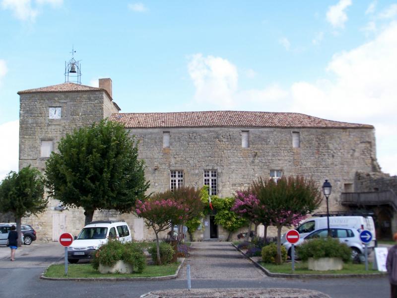 Château, Pujols