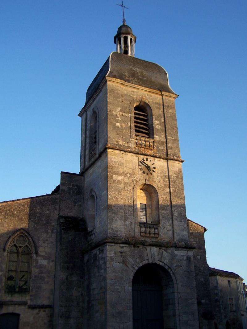 Eglise paroissiale Saint-Seurin, Rions