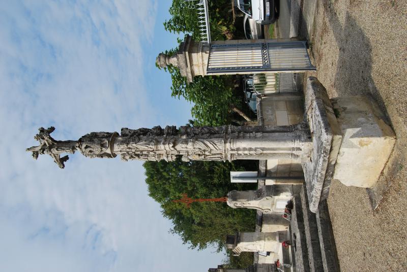 Croix du 16e siècle, Saillans