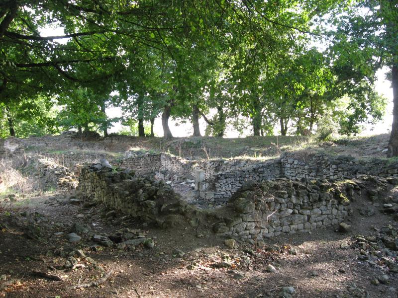 Portions des vestiges du théâtre gallo-romain de Brion, Saint-Germain-d'Esteuil