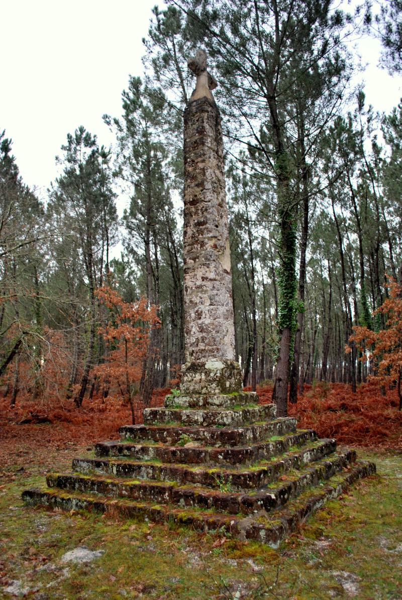 Obélisque dit Croix des Pèlerins