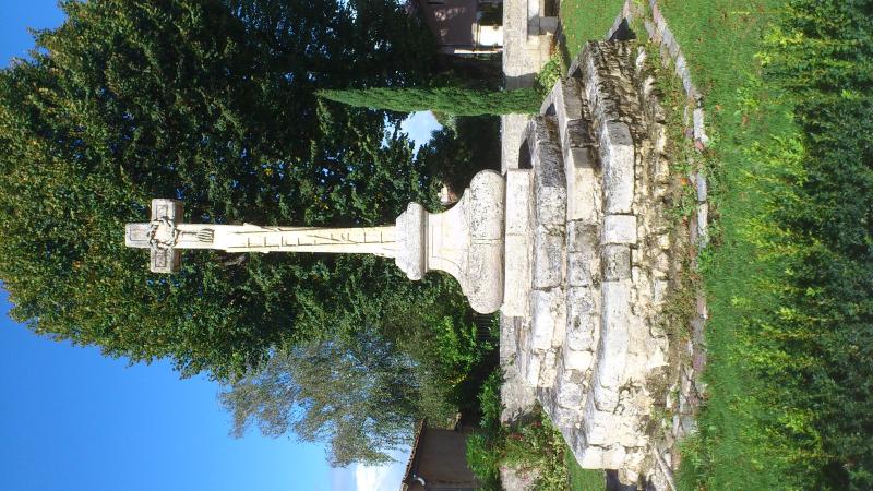 Croix de cimetière, La Lande-de-Fronsac