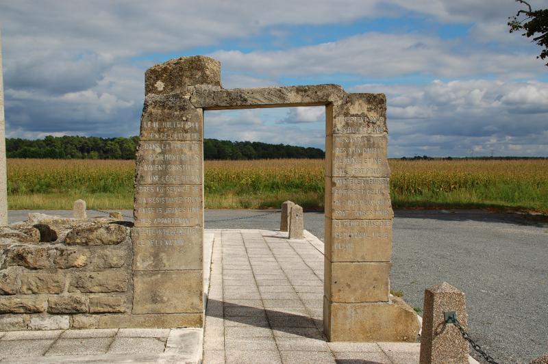 Monument aux martyrs de la Résistance du Sud-Ouest, dit mémorial de la ferme de Richemont, Saucats