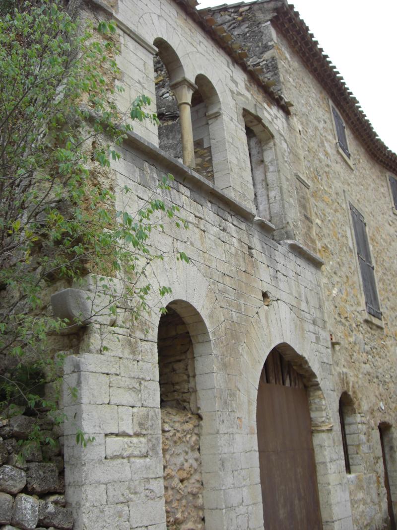 Maison du 12e siècle, près de l'église