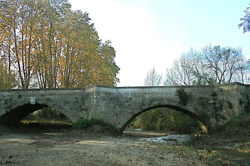 Pont sur la Thongue, sur l'ancienne R.N. 9