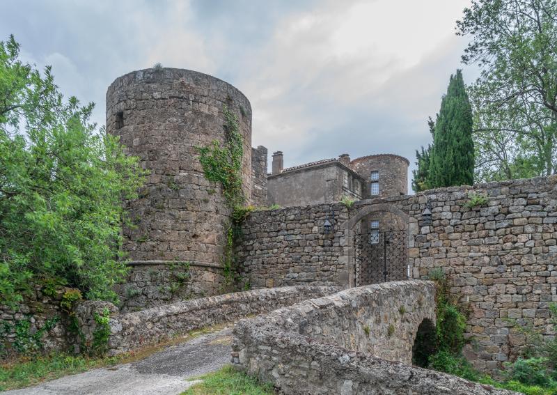 Ancien château ou donjon