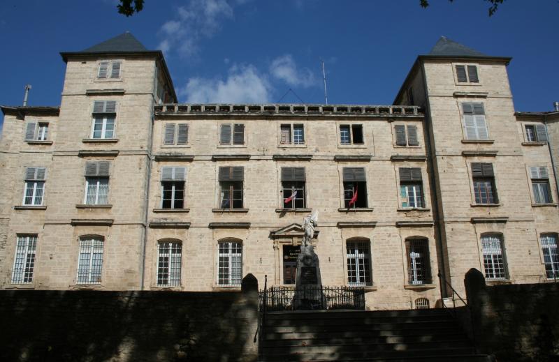 Château des Bashy du Cayla, dit du Comte de Turenne (actuel hôtel de ville)