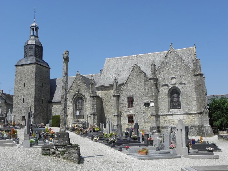 Ancienne collégiale, actuellement église Sainte-Marie-Madeleine, Champeaux