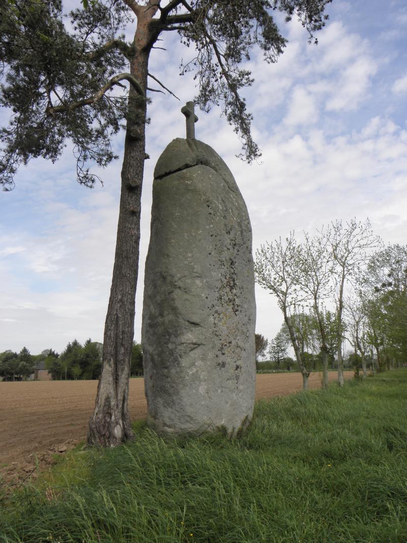 Menhir dit La Pierre-Longue, Cuguen