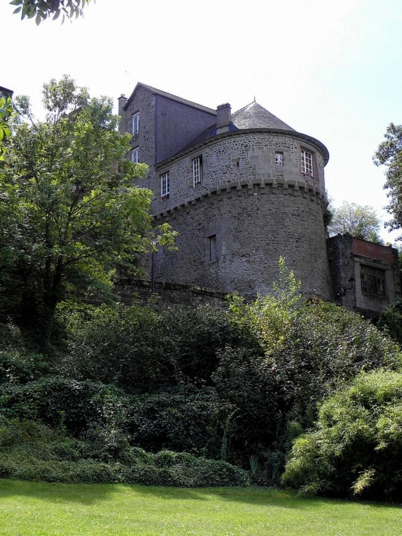 Tour Desnos, Fougères