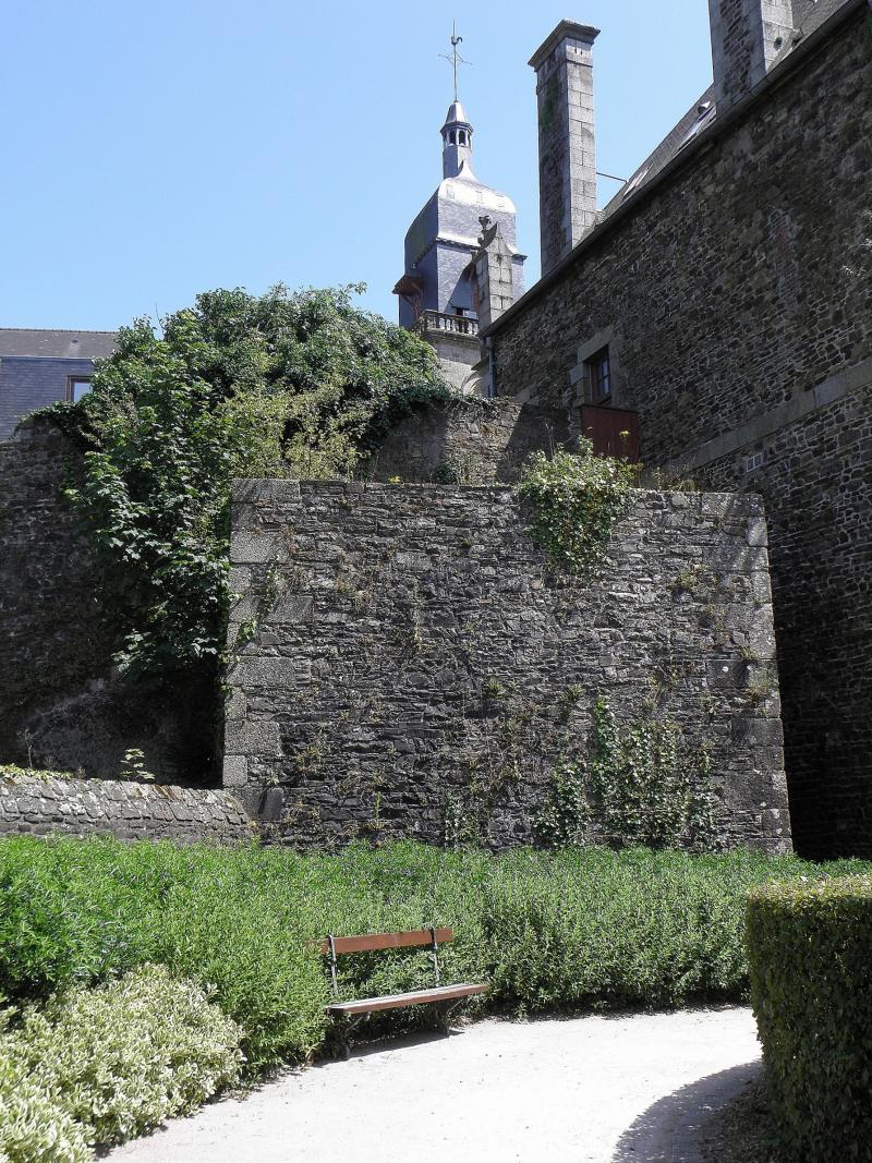 Tour du Papegaud, Fougères