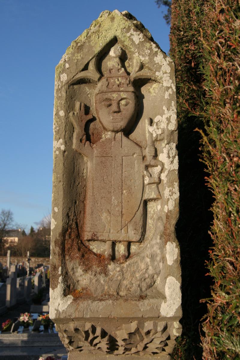 Croix du cimetière en pierre, Val d'Anast