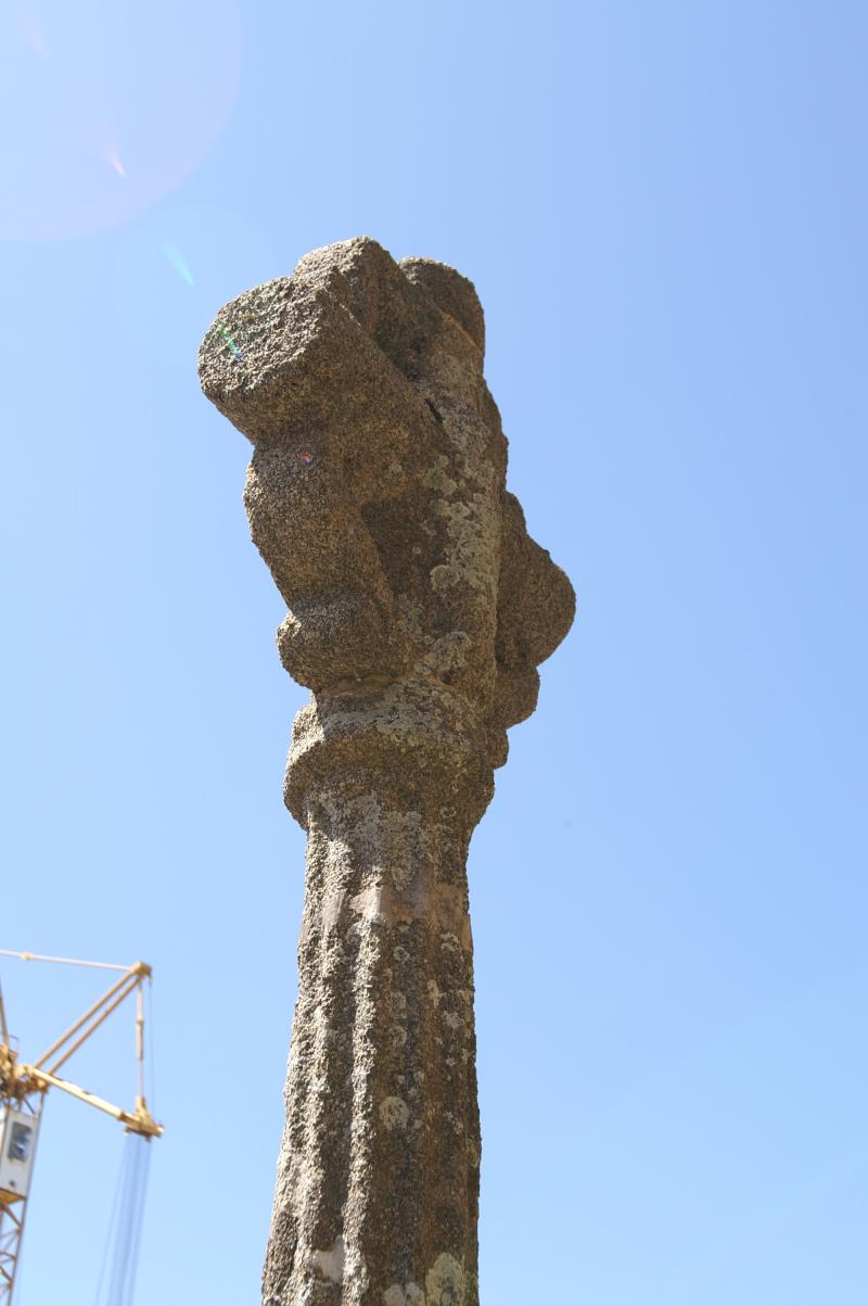 Croix du cimetière en granit, Nouvoitou