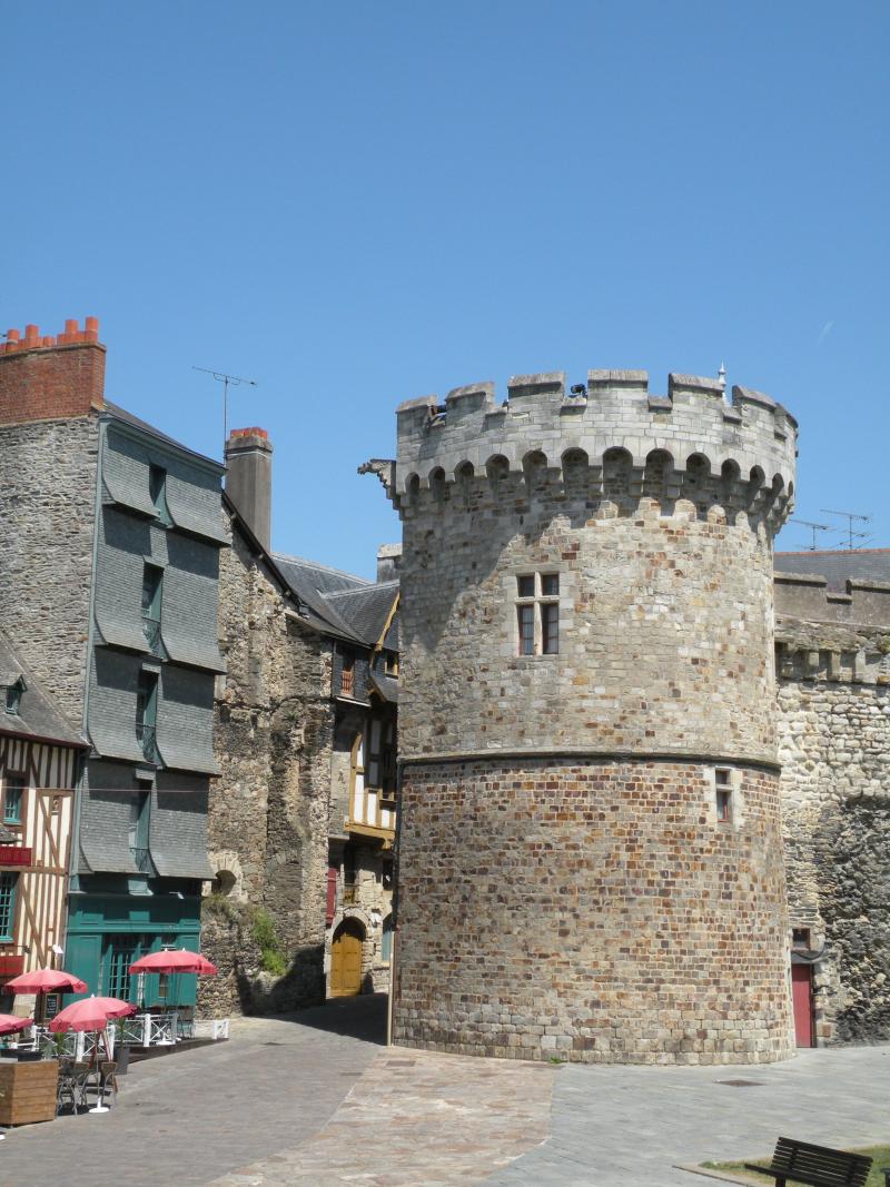 Restes de la porte d'Embas, Vitré