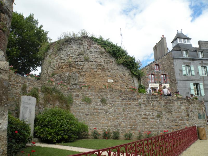 Enceinte urbaine fortifiée, Bécherel