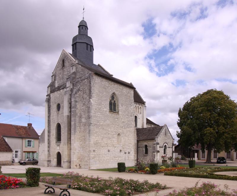 Eglise Saint-Genou (ancienne abbatiale), Saint-Genou