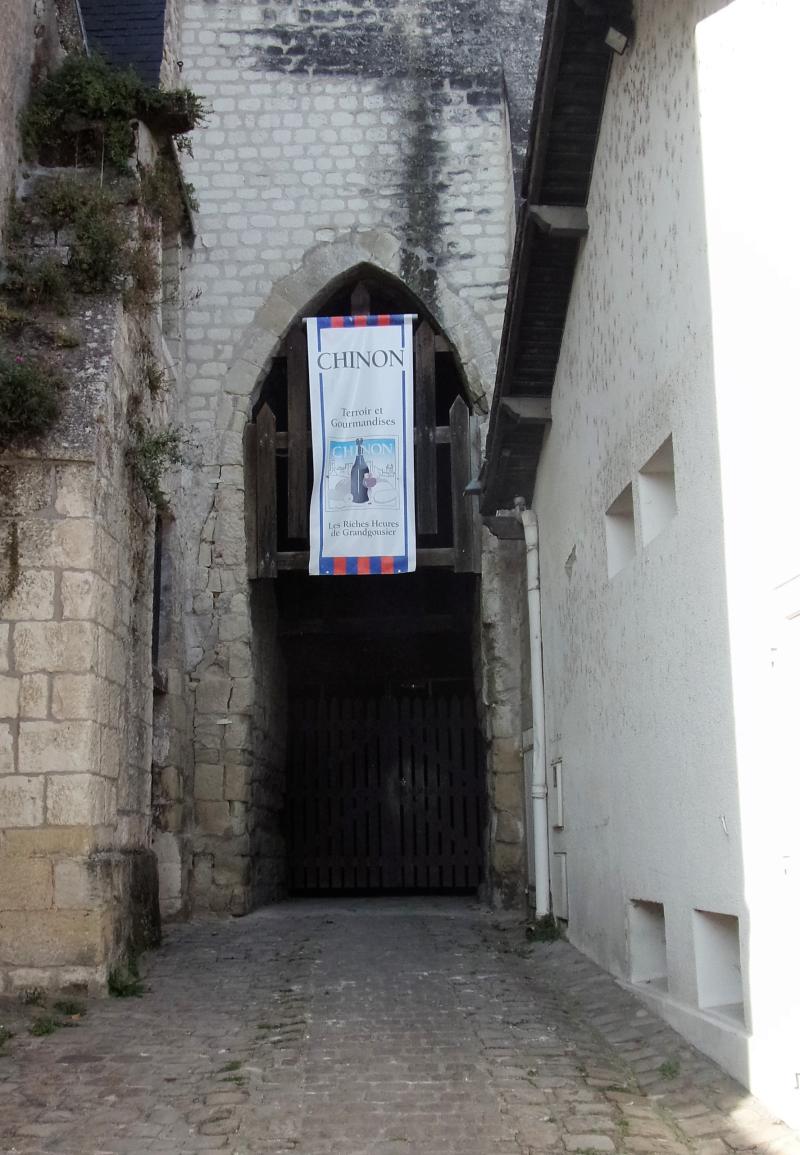 Entrée des Caves peintes, Chinon