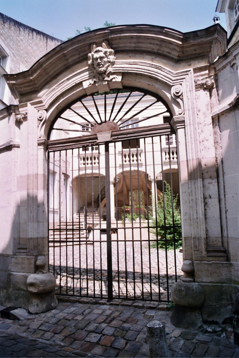 Hôtel des Gouverneurs, ou du Gouvernement, Chinon