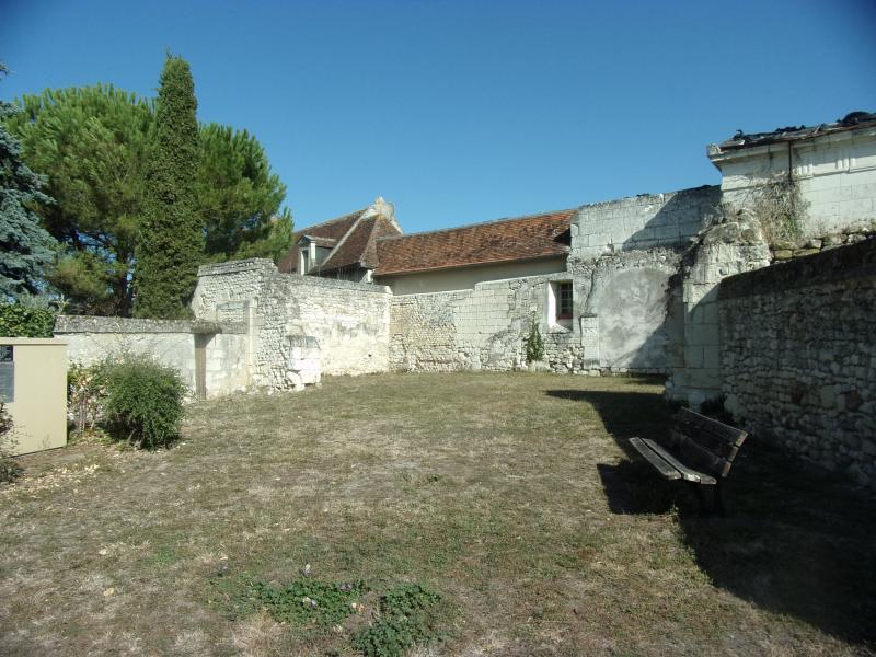 Ruines de l'église de Mougon, Crouzilles
