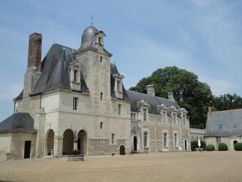 Château de La Vallière et ses communs, Reugny