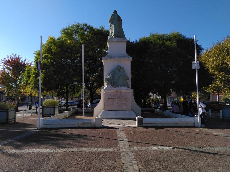 Monument aux morts, La Tour-du-Pin