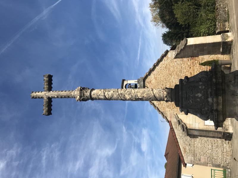 Croix de pierre datée 1687, Balanod
