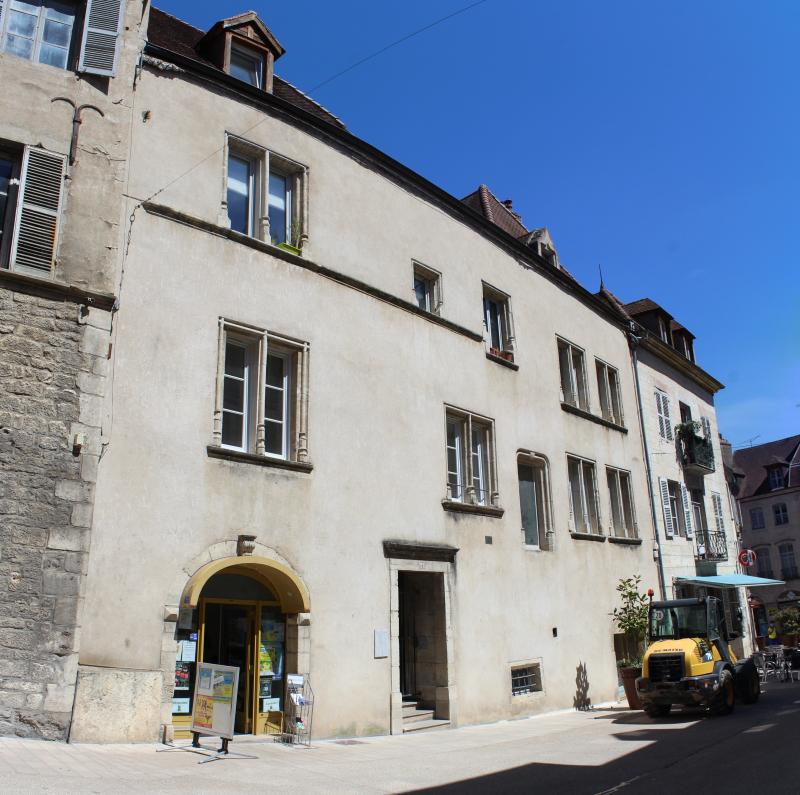 Immeuble, Dole