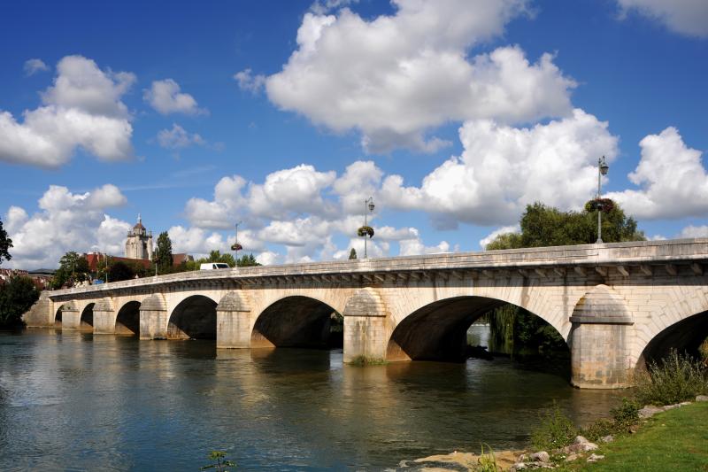Grand pont sur le Doubs, Dole
