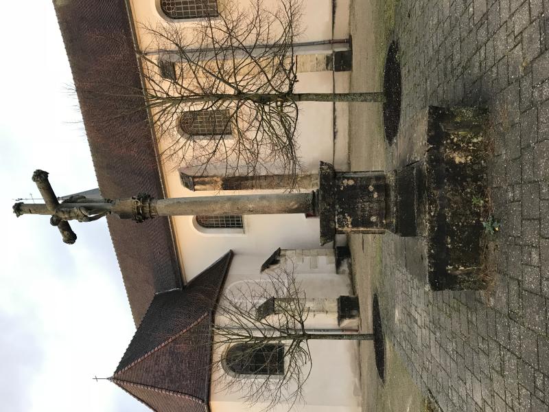 Croix de carrefour en pierre datée de 1613, Parcey