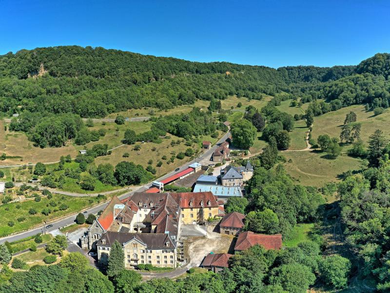Ancien prieuré de Vaux, puis ancien petit séminaire, actuellement collège Notre-Dame de Vaux, Vaux-sur-Poligny