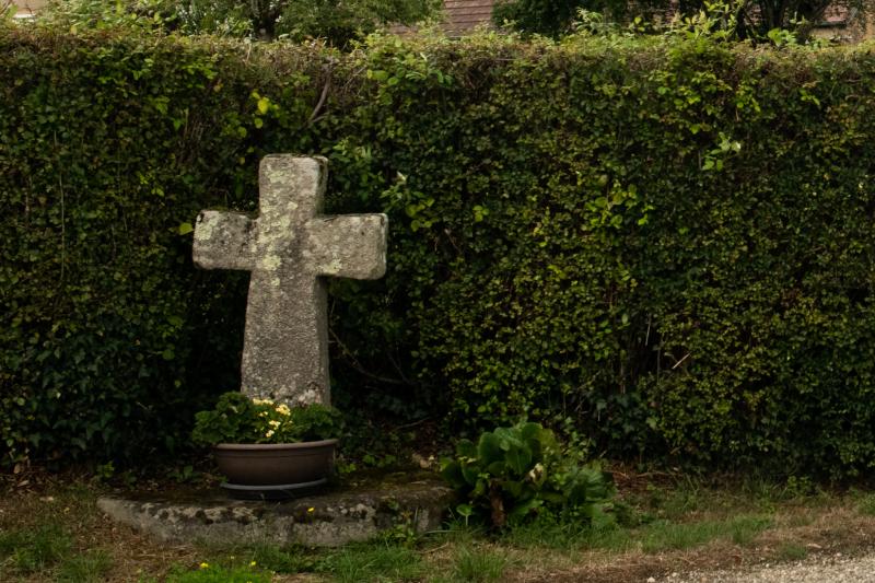 Croix de l'entrée Est du village, Frasne-les-Meulières
